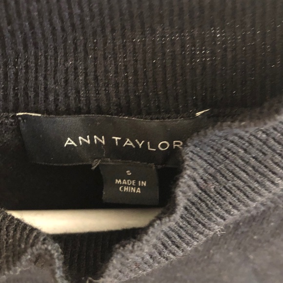 Ann Taylor black mock neck short sleeved sweater - Picture 3 of 3